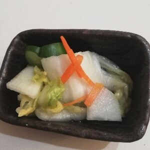 昆布だしで☆白菜と大根の浅漬け